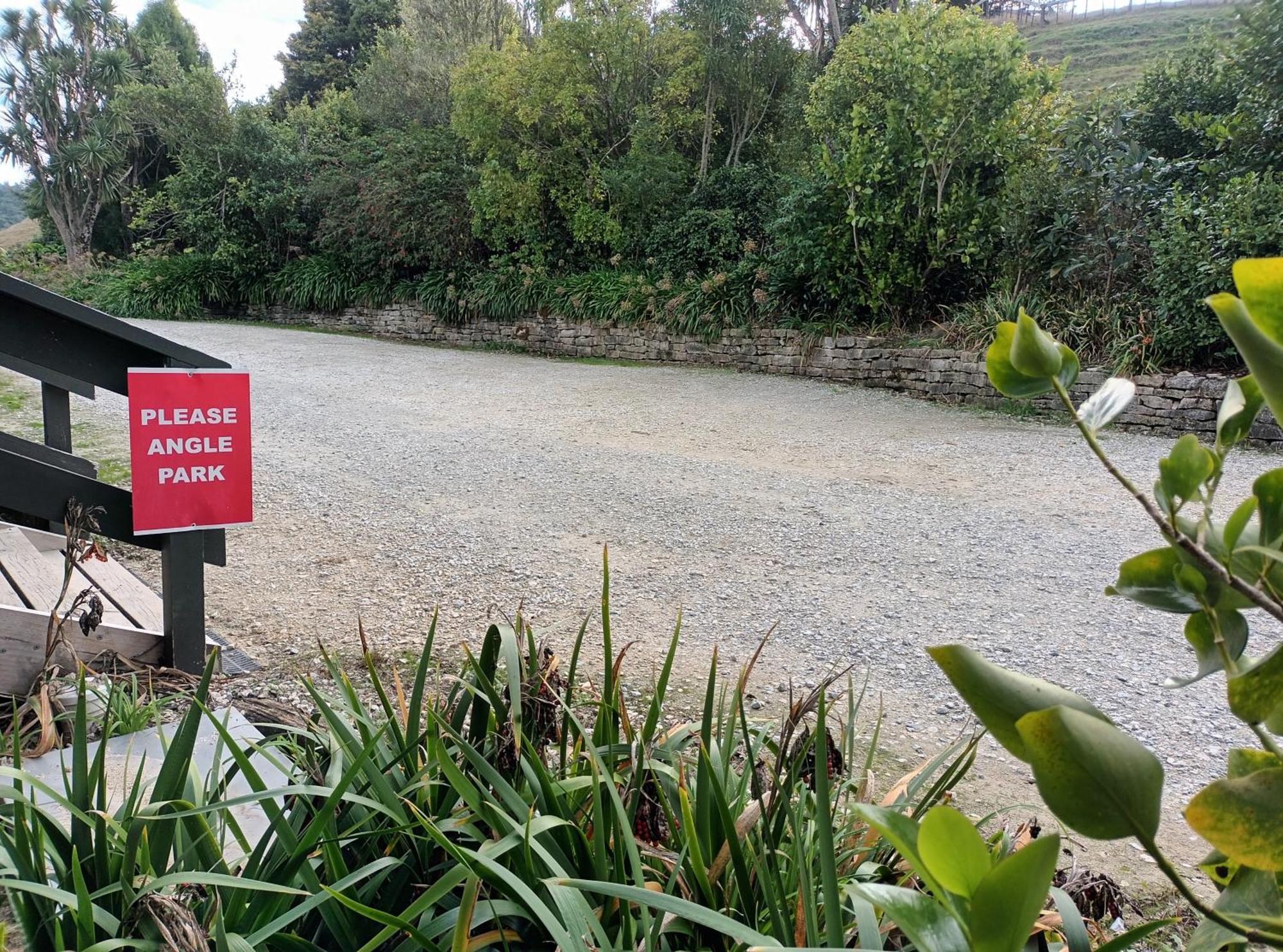 Junohall Backpackers Waitomo Caves Exterior photo