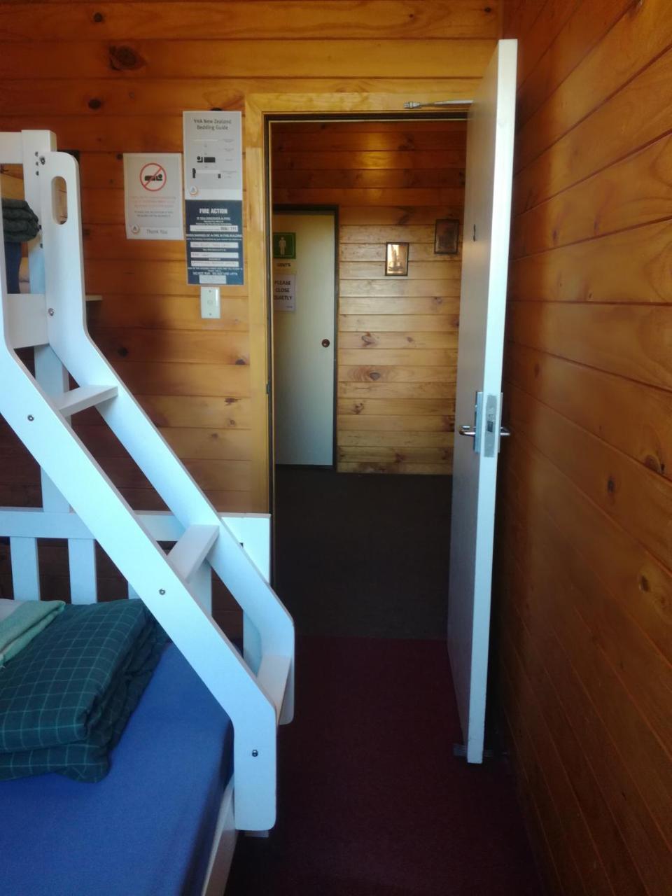 Junohall Backpackers Waitomo Caves Exterior photo
