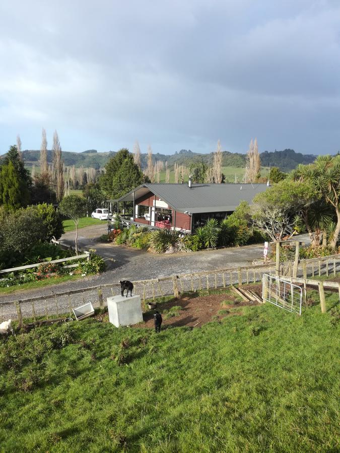 Junohall Backpackers Waitomo Caves Exterior photo