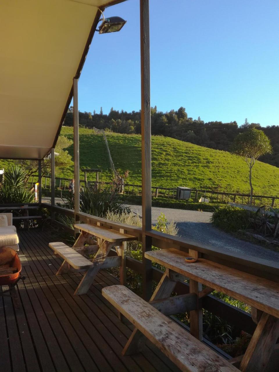 Junohall Backpackers Waitomo Caves Exterior photo