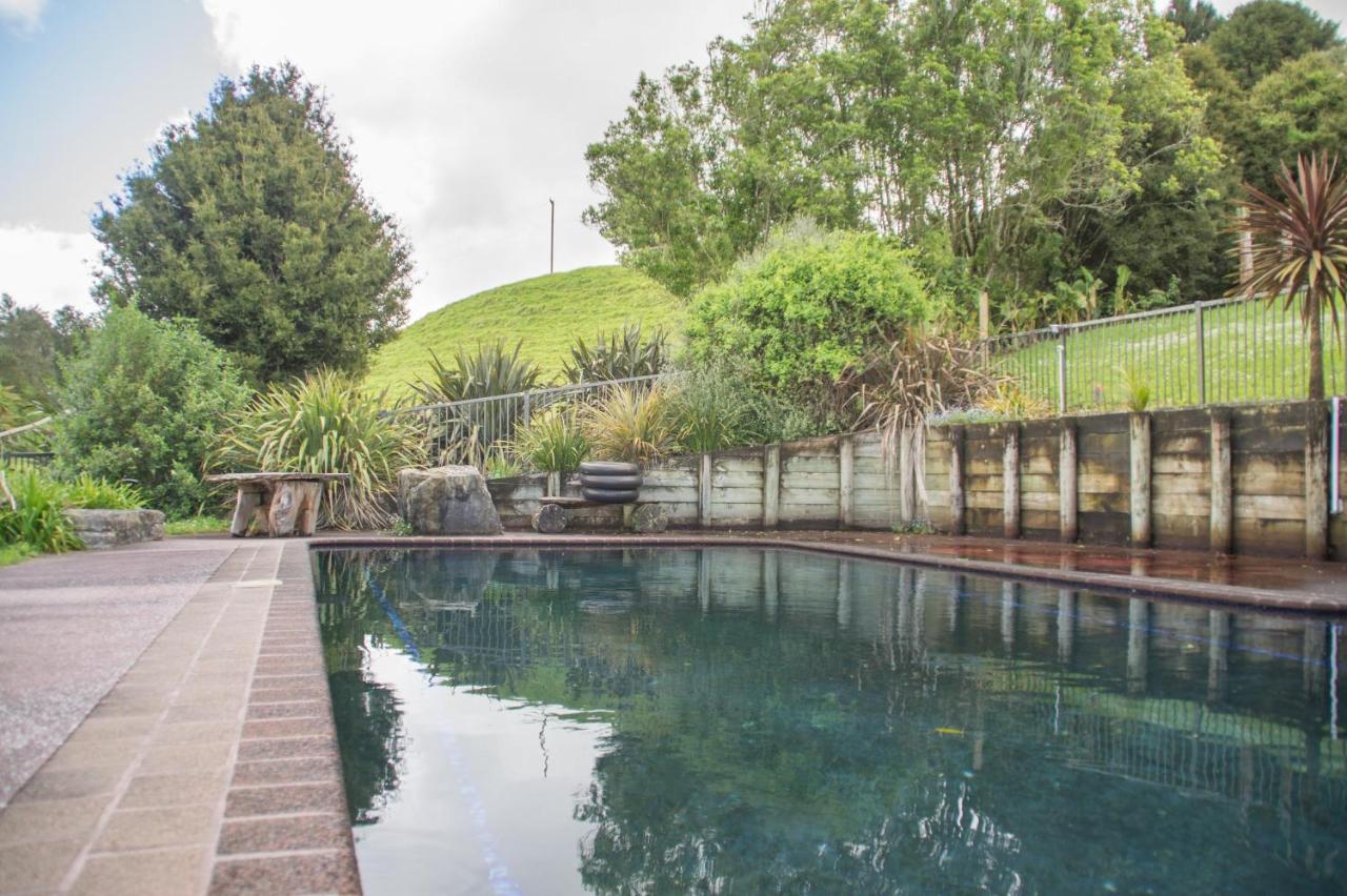 Junohall Backpackers Waitomo Caves Exterior photo