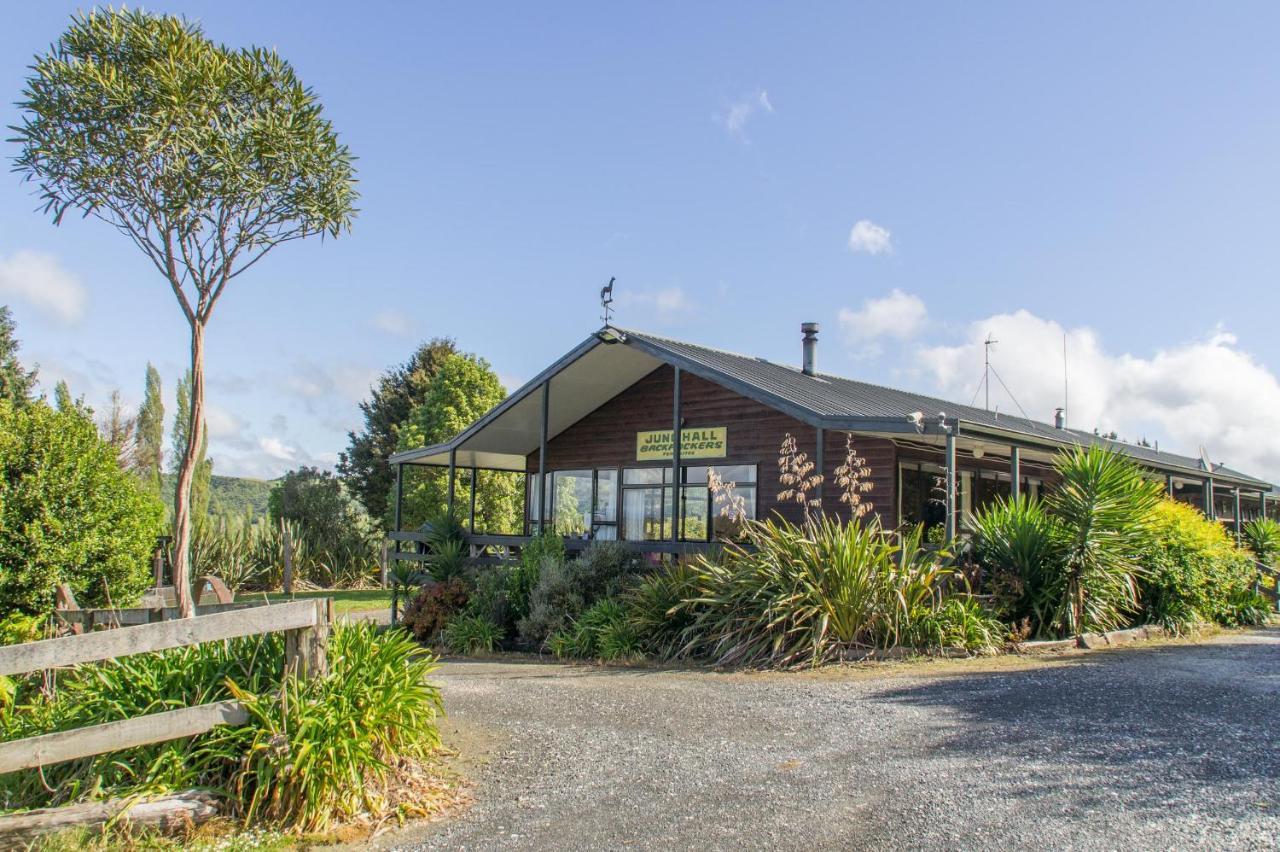Junohall Backpackers Waitomo Caves Exterior photo